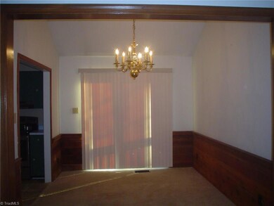 3304 Mildred Ave, Jamestown, NC 27282 - photo 7