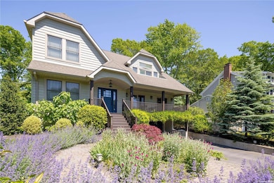 1600 Westview Dr, Mattituck, NY 11952 - photo 2