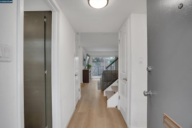 1120 Kenwal Rd unit C, Concord, CA 94521 - photo 2