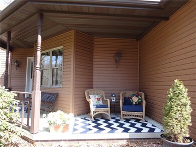 Inviting covered front porch!