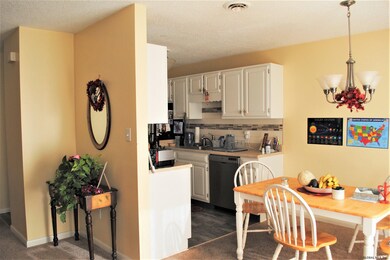 503 Cambridge Manor Dr, Schenectady, NY 12302 - photo 6