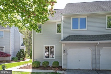 122 W Thomas Ct, Kennett Square, PA 19348 - photo 2