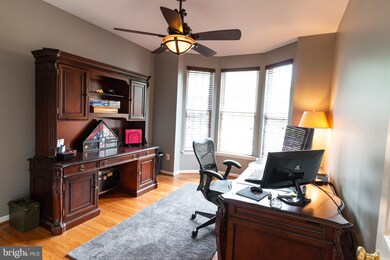 1302 Waneta Ct, Odenton, MD 21113 - photo 6