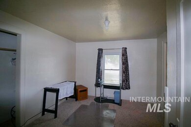 308 Somerville St, Jordan Valley, OR 97910 - photo 6