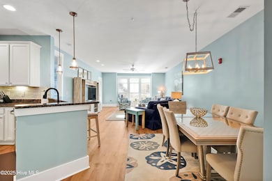 HarborWalk301-6