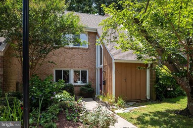 1474 Greenmont Ct, Reston, VA 20190 - photo 2