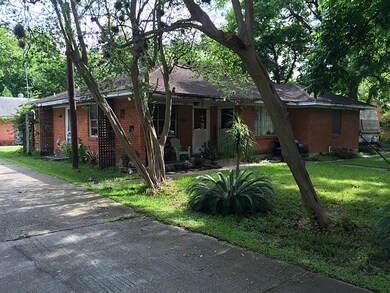 709 E Burress St, Houston, TX 77022 - photo 2