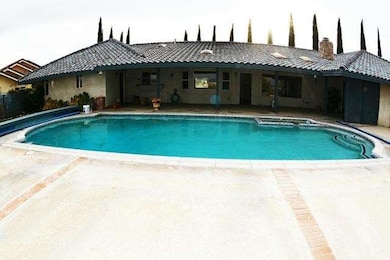 18260 Deauville Dr, Victorville, CA 92395 - photo 5