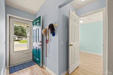 2558 Trailwood Dr, Cantonment, FL 32533 - photo 5