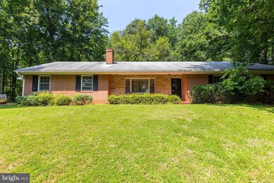 5221 Hillside Dr, Warrenton, VA 20187 - photo 2