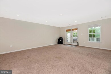 2055 Spring Run Cir, Frederick, MD 21702 - photo 7