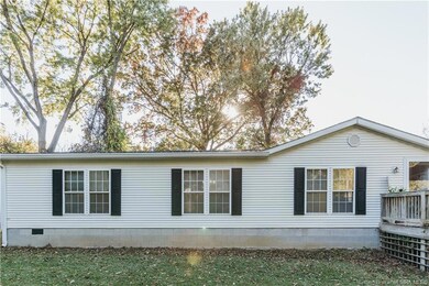 305 Woodlawn Ave, Jeffersonville, IN 47130 - photo 3