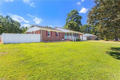 1325 Warfield Dr, Portsmouth, VA 23701 - photo 3