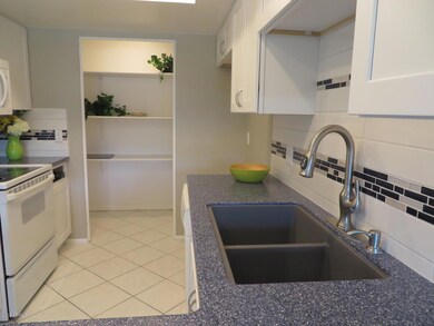 189 Leisure World unit 189, Mesa, AZ 85206 - photo 3