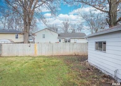 1804 W 54th St, Davenport, IA 52806 - photo 4