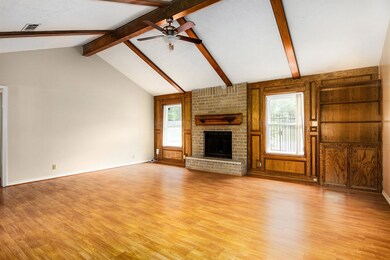 18819 Meadow Ln, Tomball, TX 77377 - photo 4