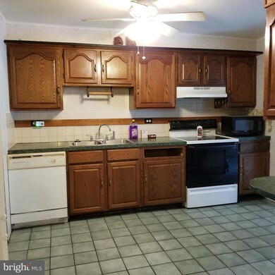 633 Fairview Ave, Columbia, PA 17512 - photo 3