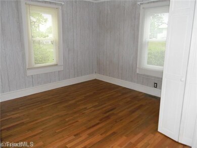 1st Bedroom.