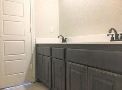 315 Cattlemans 2nd Bath Low Res