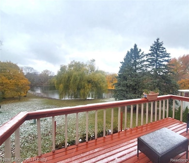 34730 Bunker Hill Dr, Farmington Hills, MI 48331 - photo 4