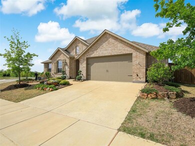 829 Glen Crossing Dr, Celina, TX 75009 - photo 2