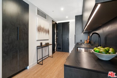 3688 Overland Ave unit 609, Los Angeles, CA 90034 - photo 5