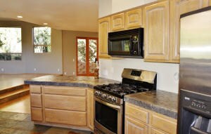 40 Robbers Roost Kitchen 1