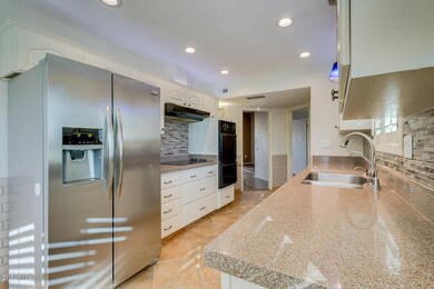 10548 W Hutton Dr, Sun City, AZ 85351 - photo 3