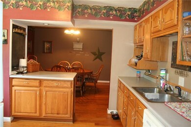 3405 Marilyn St, Columbus, IN 47203 - photo 7