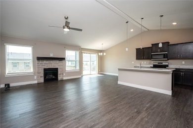 6614 Scarlet Rose Cir SW, Cedar Rapids, IA 52404 - photo 2