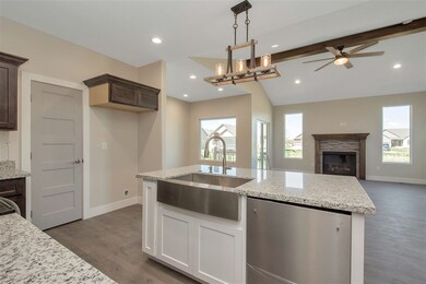 4724 N Emerald Ct, Maize, KS 67101 - photo 5