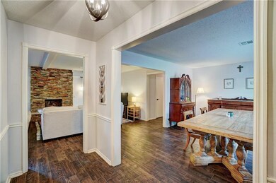 12120 Greystone Terrace, Oklahoma City, OK 73120 - photo 5