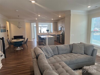 2004 Blewett Dr, Charlotte, NC 28269 - photo 3