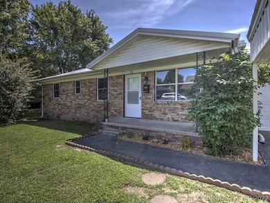 226 E Beech St, Skiatook, OK 74070 - photo 4