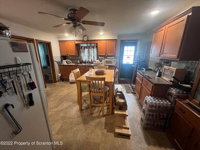 607 Mill St, Dunmore, PA 18512 - photo 4