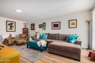 10515 W Palmeras Dr, Sun City, AZ 85373 - photo 7