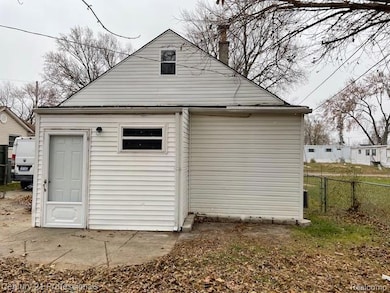 2135 Jarvis Ave, Warren, MI 48091 - photo 3