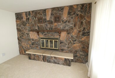 1118 Hammerling Ave, Grand Forks, ND 58201 - photo 4