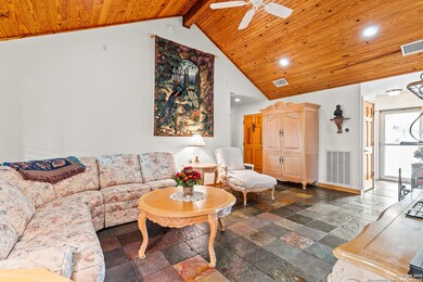 8101 Ozark Dr, San Marcos, TX 78666 - photo 4