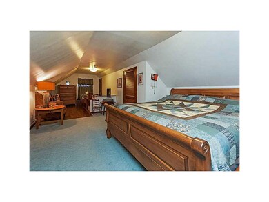 .Large Spacious Master Bedroom with lots of storag