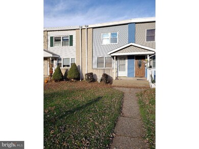 869 Wedgewood Dr, Lansdale, PA 19446 - photo 2