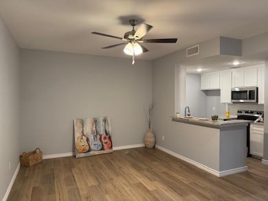 Dining Kitchen Area