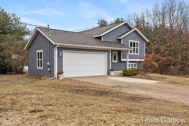 2127 Retriever Run Ct, Middleville, MI 49333 - photo 3
