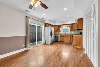 602 Oswego Dr, Carol Stream, IL 60188 - photo 5