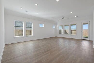 1524 Apache Heights Dr, Dayton, TX 77535 - photo 6