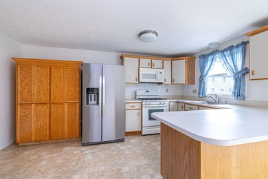 14 High Bridge Hill unit U174, Nashua, NH 03063 - photo 3