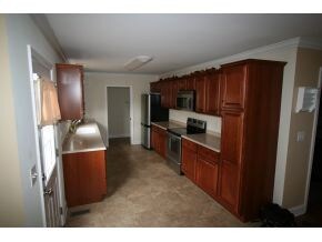 Kitchen Comes With Fridge