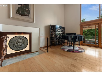 Living Room/Entrance