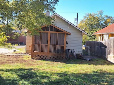 523 S Osage St, Independence, MO 64050 - photo 7