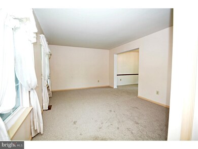 439 Dorchester Ln, Perkasie, PA 18944 - photo 6